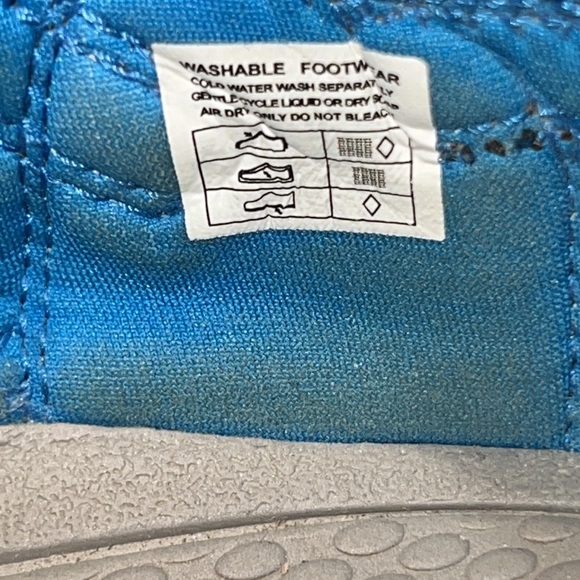 Keen Newport H2 Blue and Gray Sandals - Picture 13 of 16